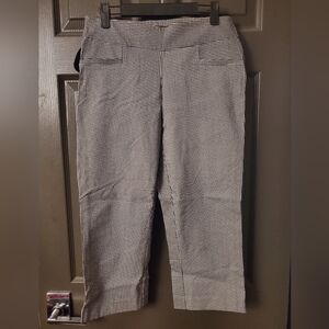 NWOT George checkered stretchy dress capris Size 8